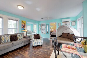 House, Multiple Beds (Two-Bedroom Cottage) | Living area