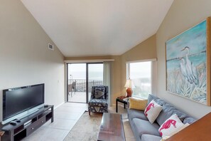 House, Multiple Beds (Two-Bedroom Apartment) | Living room