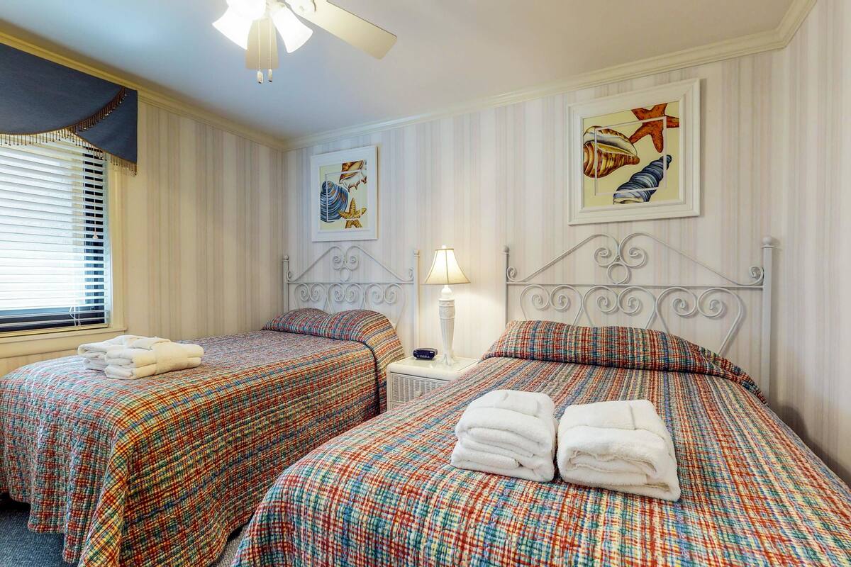 Rumah, Beberapa Tempat Tidur (Two-Bedroom Apartment)