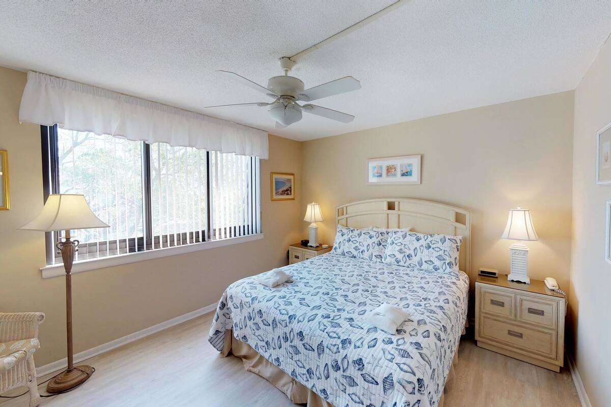 Rumah, Beberapa Tempat Tidur (Two-Bedroom Apartment)