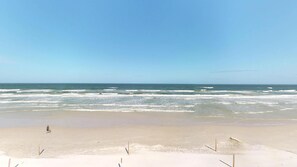 Beach - Two-bedroom Apartment (New Smyrna Beach)