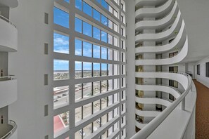 House, Multiple Beds (Three-Bedroom Apartment) | Hallway