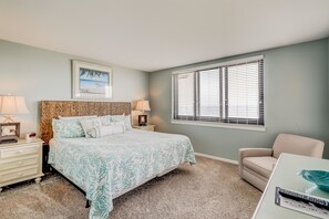 하우스, 침대(여러 개) (Two-Bedroom Apartment)