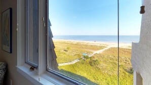 Unclassified image, 4 of 209, button - Three-bedroom Apartment (Hilton Head Island)