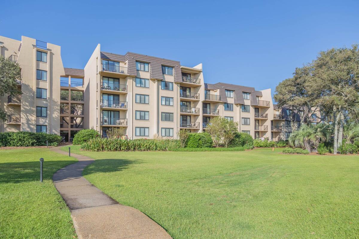 House, Multiple Beds (Two-Bedroom Apartment) | Property grounds