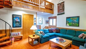 House | Exterior - Northwoods H1 (Davis)
