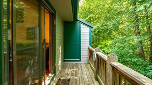 House | Exterior - Northwoods H1 (Davis)