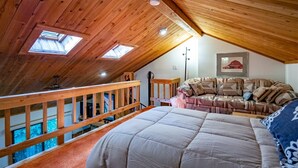 House | Exterior - Northwoods H1 (Davis)