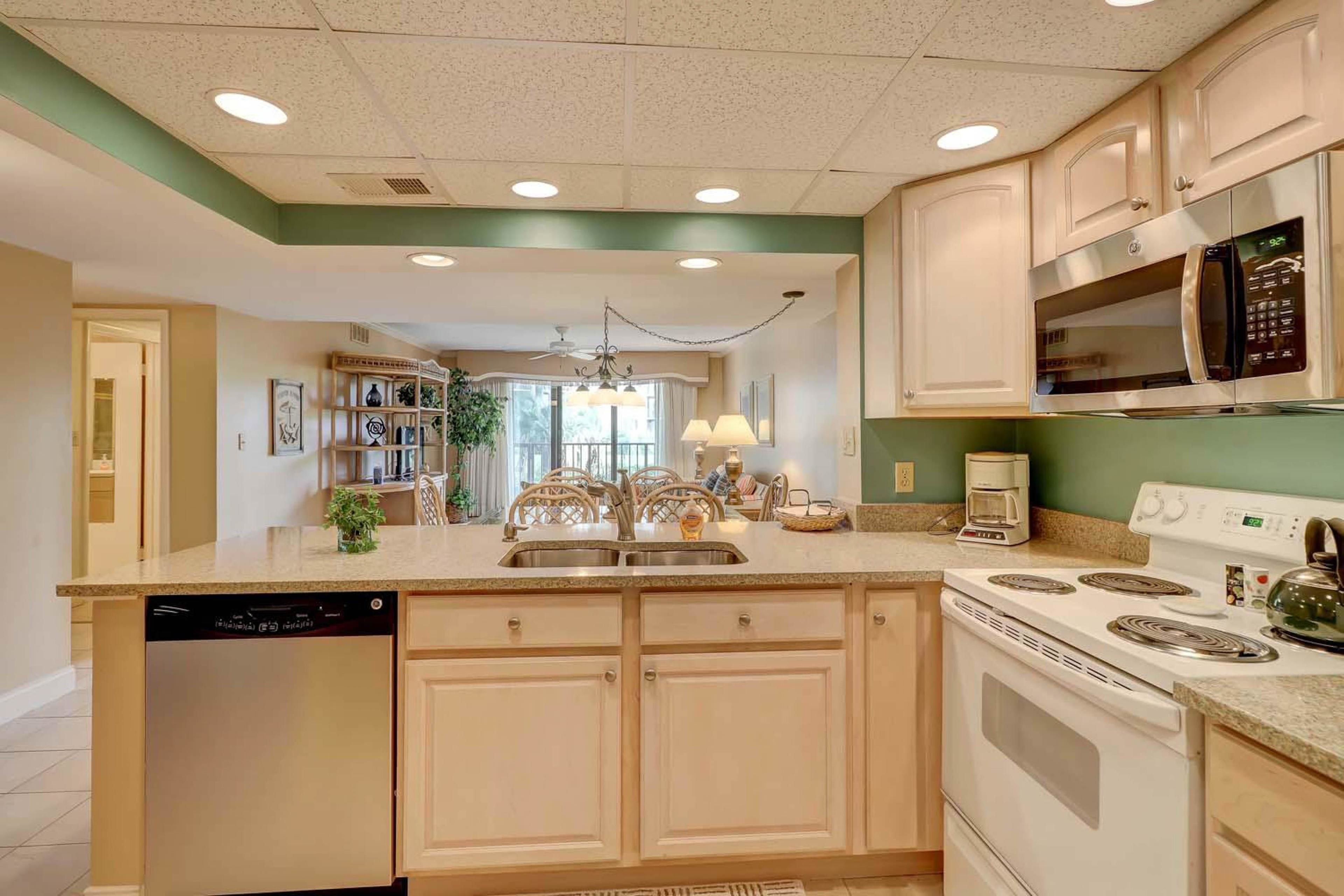 House, Multiple Beds (Two-Bedroom Apartment) | Private kitchen