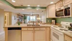 Unclassified image, 3 of 61, button - Two-bedroom Apartment (Hilton Head Island)
