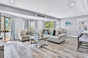 Ferienhaus, Mehrere Betten (Two-Bedroom Apartment) | Wohnzimmer