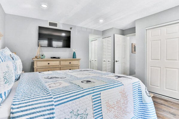 House, Multiple Beds (Two-Bedroom Apartment)