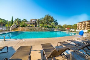 Casa, varias camas (Two-Bedroom Apartment) | Alberca al aire libre