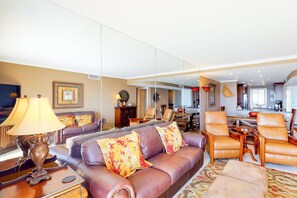 House, Multiple Beds (Two-Bedroom Apartment) | Living area - Three-bedroom Apartment (Hilton Head Island)