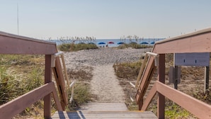 Beach - Three-bedroom Apartment (Hilton Head Island)