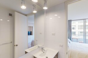 Bathroom - Studio (Vina del Mar)