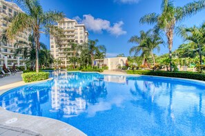 บ้านพัก, เตียงคิงไซส์ 1 เตียง (Apartment with Pool View) | สระว่ายน้ำ