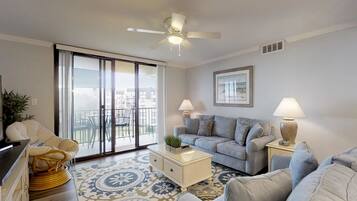 House, Multiple Beds (Two-Bedroom Apartment) | Living area