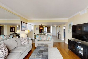House, Multiple Beds (Two-Bedroom Apartment) | Living area