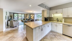 House, Multiple Beds (Two-Bedroom Apartment) | Private kitchen - Two-bedroom Apartment (Hilton Head Island)