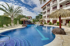 Outdoor pool - Apartment With Pool View (Jacó)