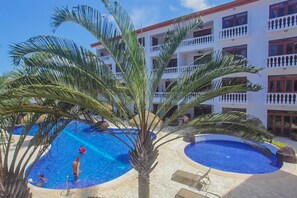 Hús - mörg rúm (Apartment with Pool View) | Laug