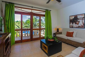 Casa, várias camas (Apartment with Pool View) | Sala de estar