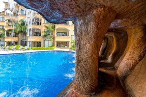 บ้านพั  ก, หลายเตียง (Apartment with Balcony) | สระว่ายน้ำ