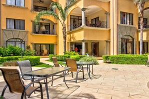 المنطقة المحيطة بالمنشأة