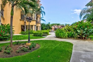 المنطقة المحيطة بالمنشأة