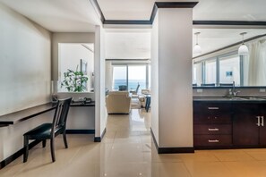 하우스, 침대(여러 개) (Apartment with Balcony) | 내부