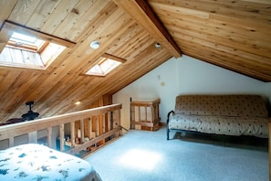 House | Living room | TV, fireplace, DVD player - Northwoods A5 (Davis)