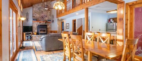 House | Private kitchen | Fridge, microwave, oven, stovetop