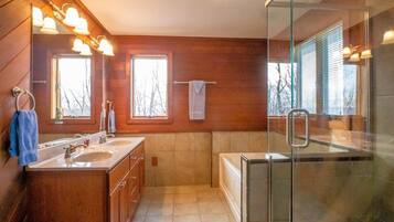 House | Bathroom | Soap, toilet paper