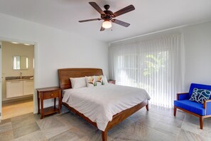 Room - Apartment With Sea View (Pavón)