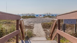 Balcony - Two-bedroom Apartment (Hilton Head Island)