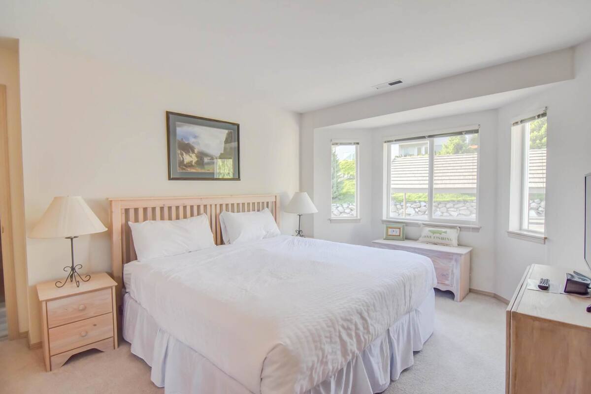 House, Multiple Beds (Two-Bedroom Apartment)