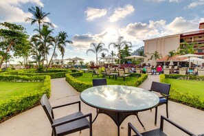 Nhà, nhiều giường (Apartment with Sea View) | Khu ẩm thực ngoài trời