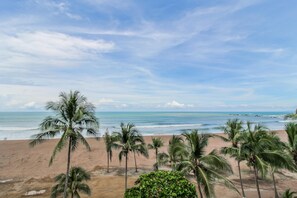 Nhà, 1 giường cỡ king (Apartment with Sea View) | Bãi biển | Gần bãi biển 