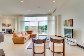 Living area - Apartment (Tamarindo)