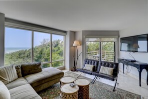 Casa, varias camas (Two-Bedroom Apartment) | Sala de estar