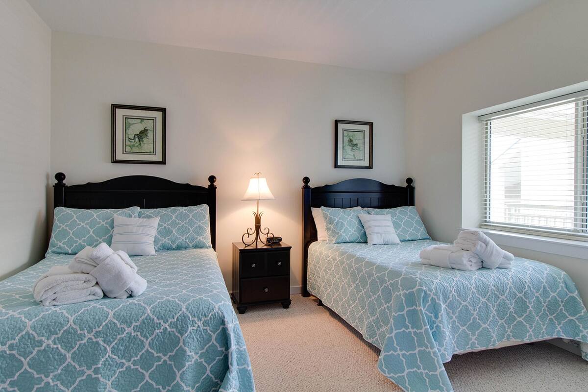 House, Multiple Beds (Two-Bedroom Apartment)