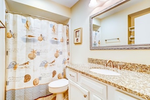 Hus - flere senge (Two-Bedroom Apartment) | Badeværelse