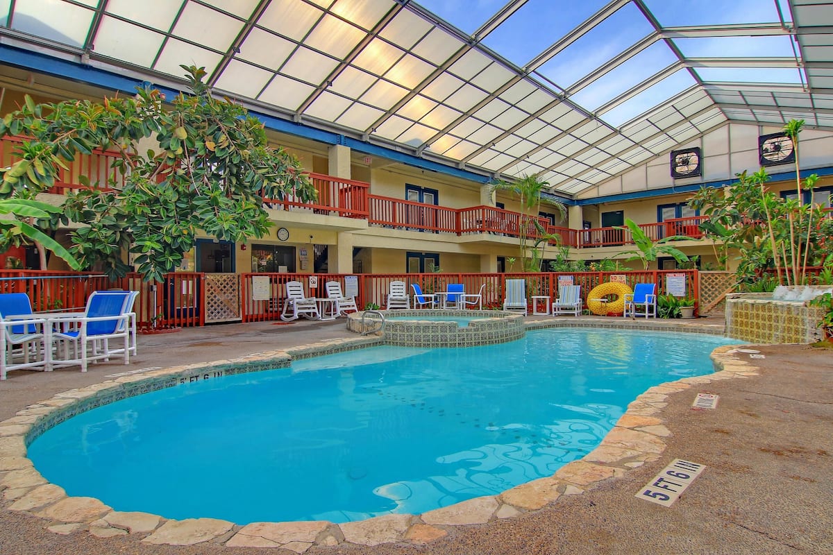 House, Multiple Beds (One-Bedroom Apartment) | Pool | Indoor pool