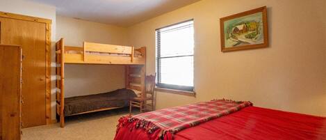 單棟房屋 | 4 間睡房、書桌、免費 Wi-Fi、床單