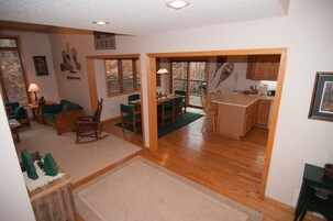 3 habitaciones, escritorio, wifi gratis y ropa de cama 