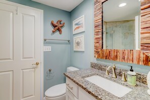 House, Multiple Beds (Three-Bedroom Apartment) | Bathroom - Two-bedroom Apartment (Hilton Head Island)