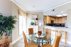 独立别墅, 多张床 (One-Bedroom Apartment) | 客房内用餐