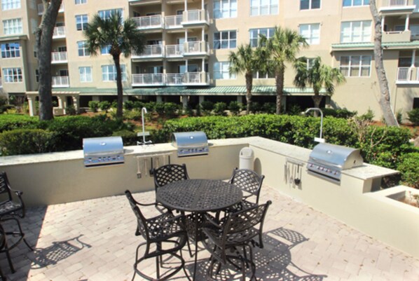 BBQ/picnic Area - One-bedroom Apartment (Hilton Head Island)