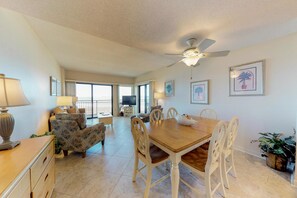 House, Multiple Beds (Two-Bedroom Apartment) | Dining